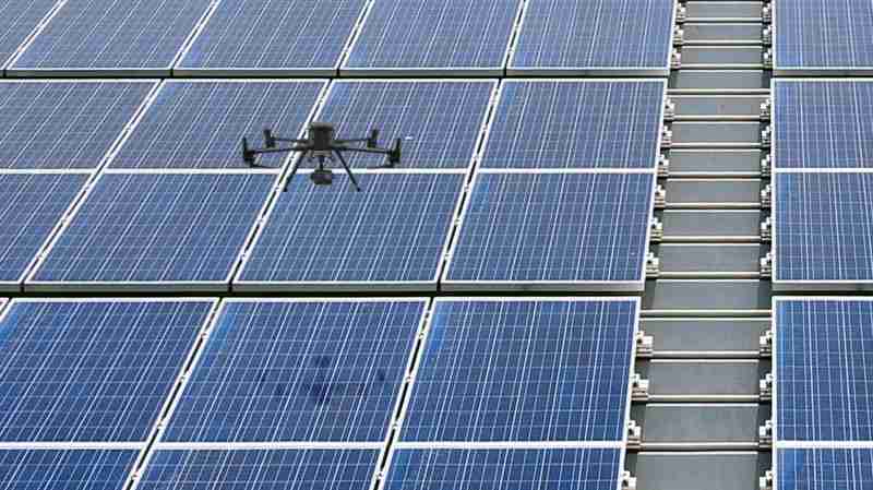 优游UB8以无人机搭配IR Sensor热显像技术进行全方面模块健检，，有效降低人力成本并提升发电量