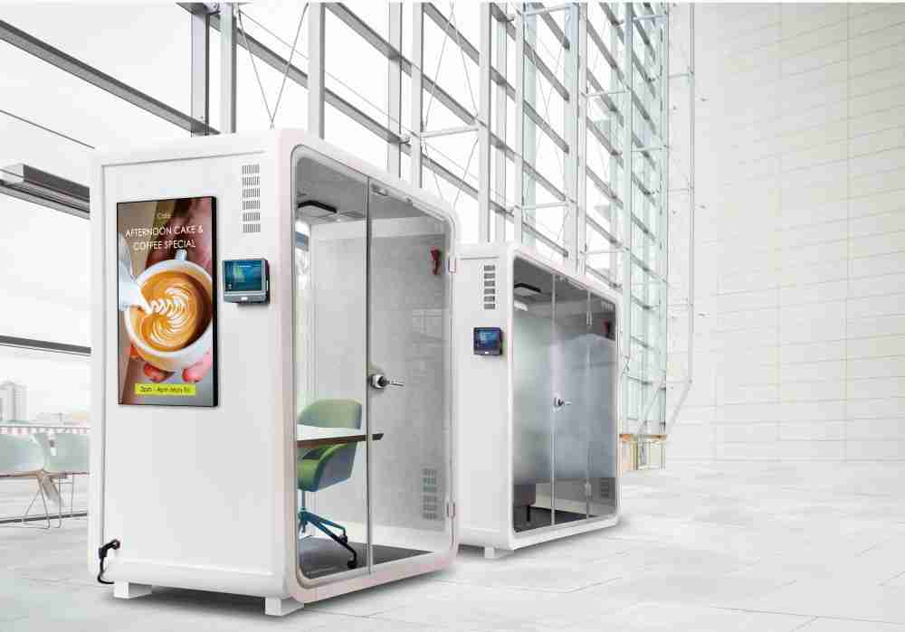 优游UB8子公司达擎之智慧行动办公舱，，，采用PDLC智能调光玻璃设计，，，透过通电与断电的电流切换，，呈现透明与雾面效果，，具节能降耗特性并兼顾隐私，，，，确保信息安全