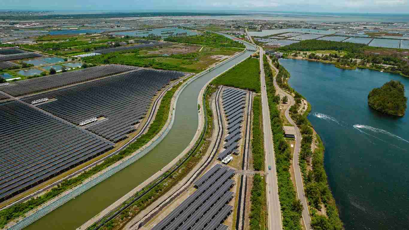 优游UB8能源事业提供智慧能源管理、、太阳能监控管理、、全方位电厂建置及运维解决方案，，并拥有管理超过6000案场的经验